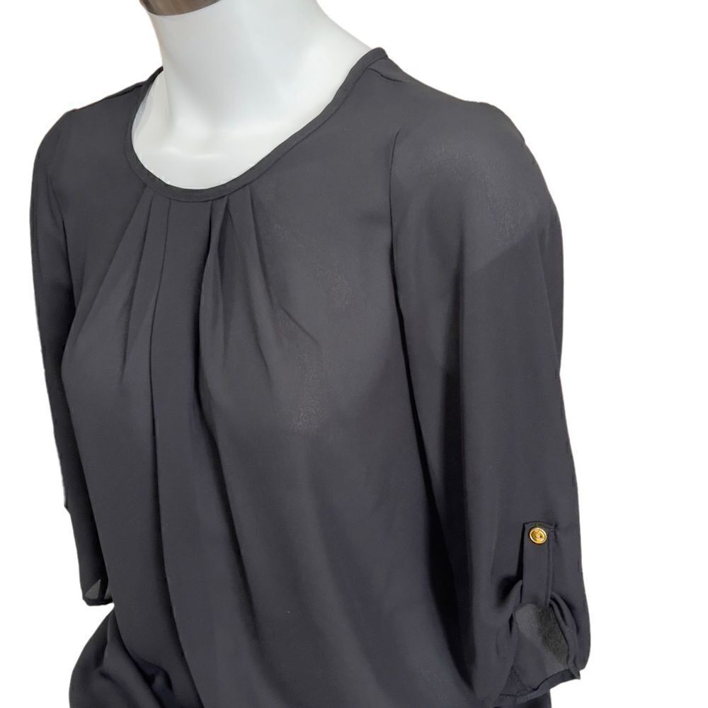 Coco and Main Round Neck Georgette Top Size Medium - Picture 2 of 8